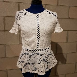 ♧WHITE LACE PEPLUM TOP♧